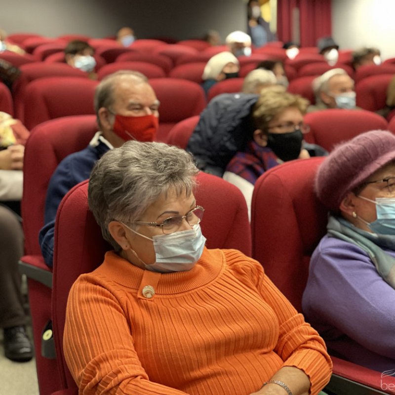 Fellobbant a szeretet lángja 08